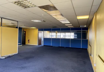 Unit 3B Gatwick Metro Centre, Horley, Business Units For Sale - Image 4