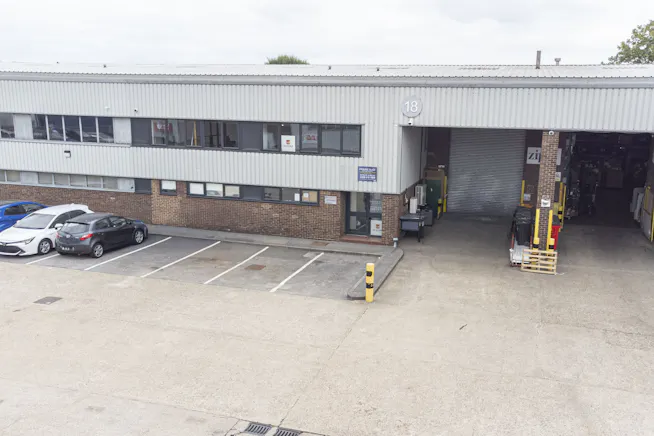 Unit 18, Britannia Industrial Estate, Poyle, Industrial / Warehouse To Let - 1 3x2.jpg
