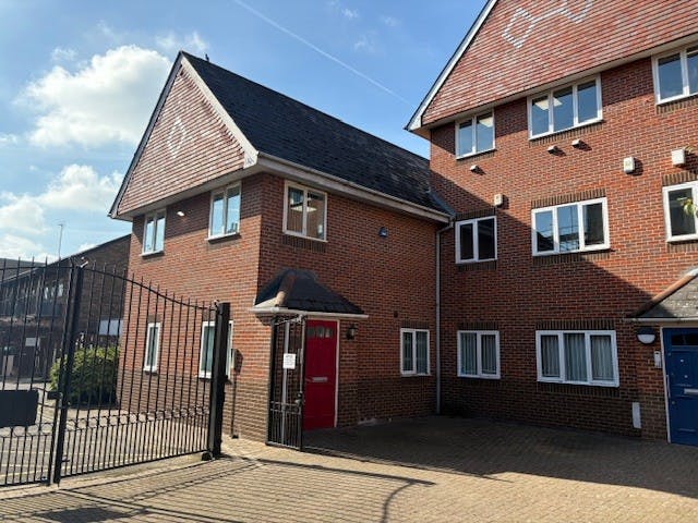 11 Regent Gate, Waltham Cross, Offices For Sale - 11 Regent Gate  Pic 1.jpg