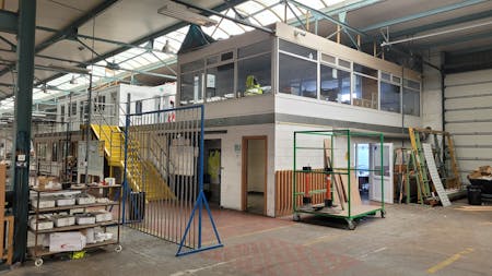 14 Grange Road, Livingston, Industrial To Let - 20260407_102136.jpg