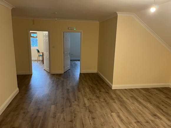 Tittershall Lodge, Kingswood Lane, Aylesbury, Land / Offices / Retail To Let - IMG_2841.JPEG