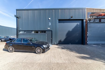 Unit 3, Wellington Park Estate, London, Industrial / Logistics / Trade Counter / Warehouse To Let - Wellington_Park_Ind_Estate043.jpg