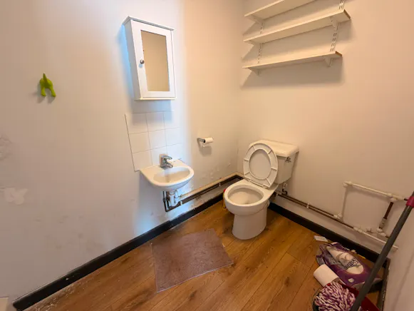 959 London Road, Leigh-on-Sea, Office To Let - WhatsApp Image 2026-07-24 at 10.05.40.jpeg