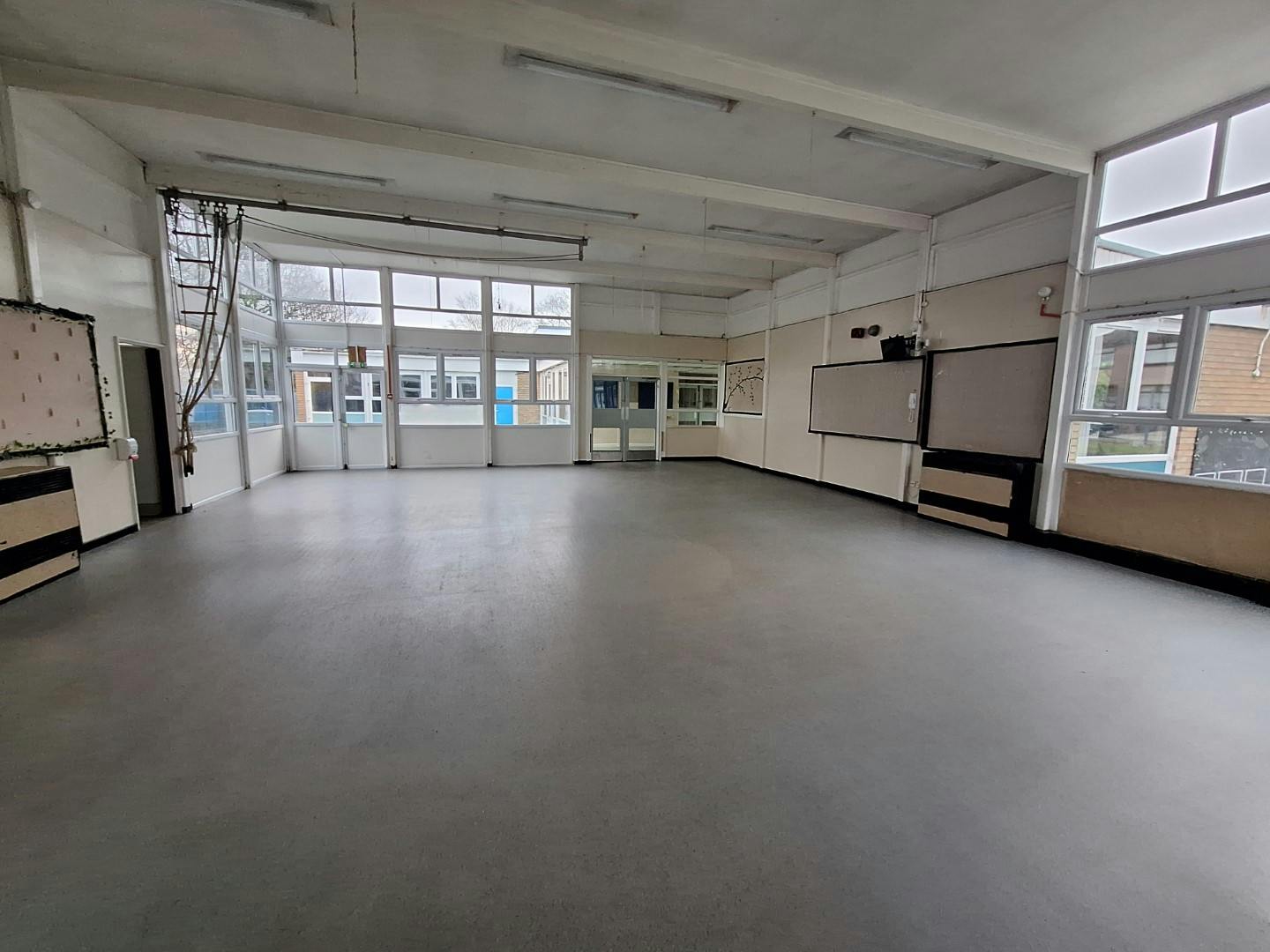 Other in Wigan - photo 2