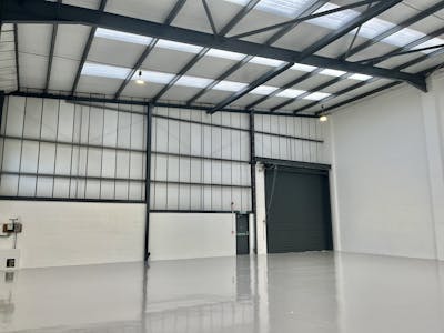 Unit 8 Airlinks Industrial Estate, Heston, Heathrow, Industrial / Warehouse To Let - Warehouse 6.jpg