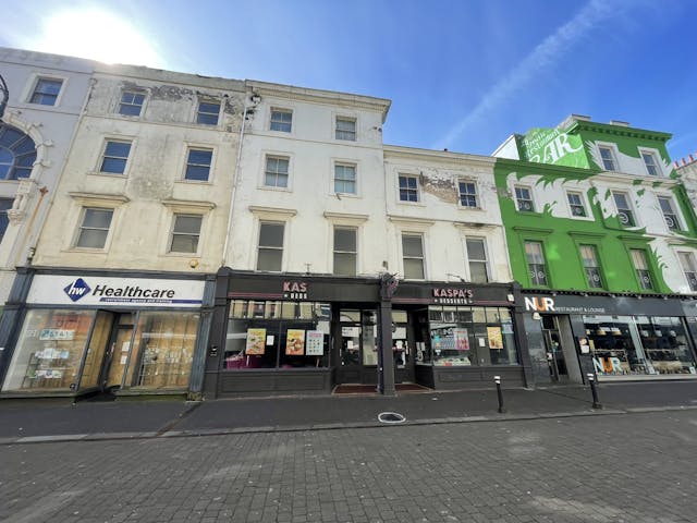 11-12 Robertson Street, Hastings, Retail To Let - IMG_2061.JPEG