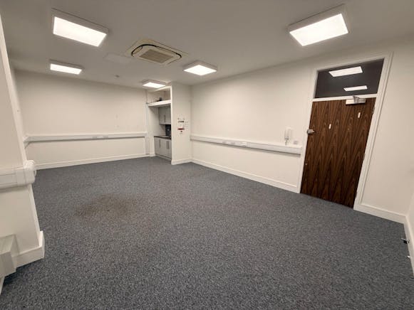 Progress House, 39-41 Progress Road, Leigh-on-Sea, Office To Let - WhatsApp Image 20251111 at 100200_23d68a70.jpg