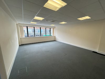 Market Chambers, Neath, Office To Let - offic4.jpg