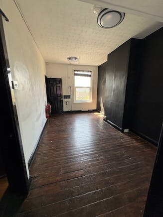 97 New Road Side, Horsforth, Leeds, Leisure / Retail To Let - First floor office middle.jpg