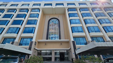 Al Noor Building, Qurum, Muscat, Office To Let - image 01.jpg