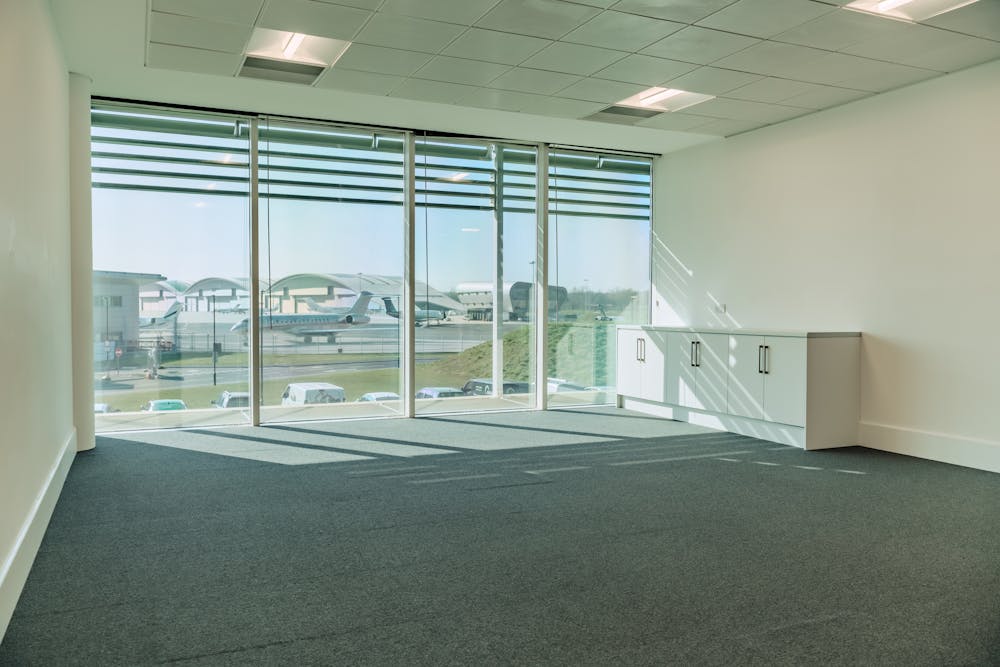 Meadow Gate, Farnborough Airport - Meadowgate Room Shots-15.jpg