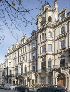 6 Chesterfield Gardens, Mayfair, Office To Let - 6C Ext.jpg