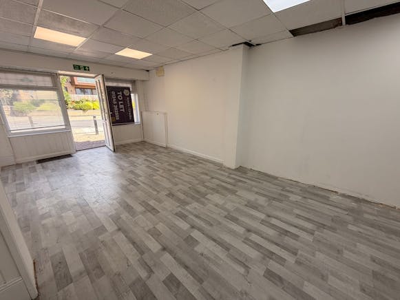 Right Side 97 High Road, Benfleet, Office / Retail To Let - 3d7d7cbb-278f-4ecb-8f88-5500f8c2dd66.JPG