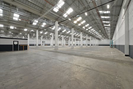 Unit M1, Heywood Distribution Park, Heywood, Industrial To Let - DSC_4374.jpg