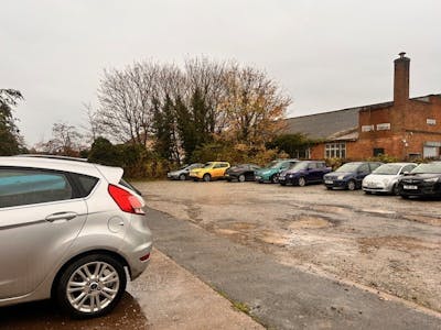 34 High Street, Newport, Retail To Let - 2.jpg