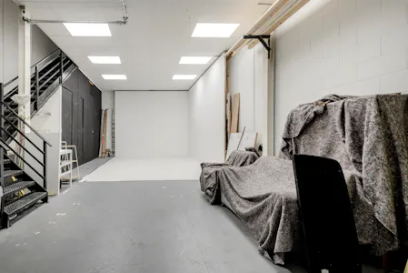 40 Cromwell Industrial Estate, Staffa Road, London, Industrial For Sale - 40 cromwell ind est-4512.jpg