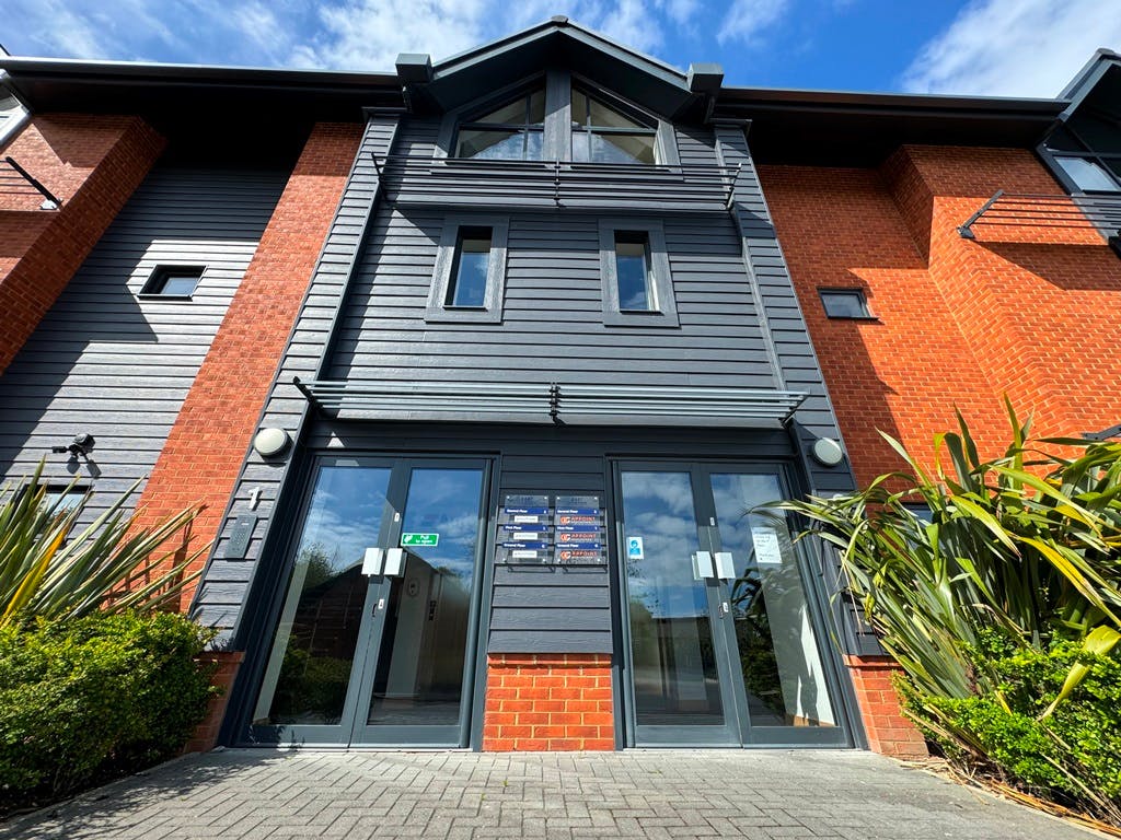 Office in Eastleigh - photo 2