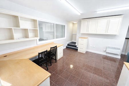 Unit 10, Warwick, Industrial/Logistics / Warehouse To Let - edited 4.png