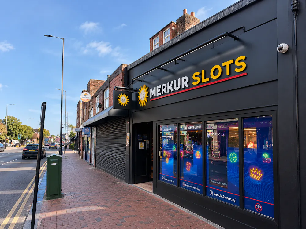 190 Fore Street - Exterior 2.png