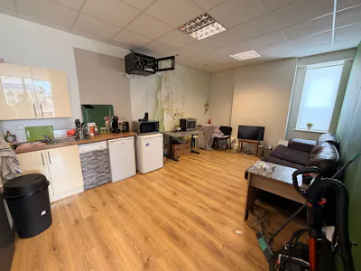 959 London Road, Leigh-on-Sea, Office To Let - bb583778-49b6-4480-ad1c-c7fb3a811ad6.jpg