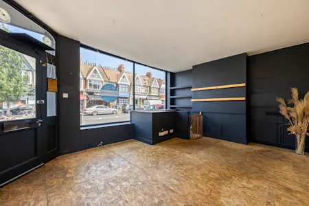 122 Portland Road, Hove, Cafe (A1) / Class E Retail / Leisure / E (Commercial / Business / Service) / Retail / High Street Retail / Studio / Gallery / Studio / Workshop / Sui Generis To Let - Portland Road_122-006.JPG