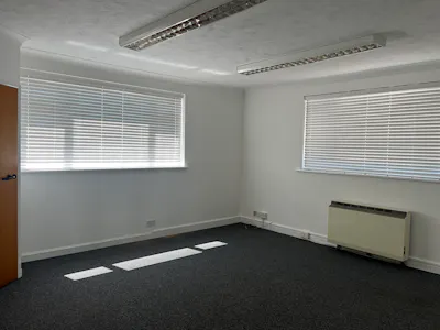 Linchmere Place, Ifield, Crawley, Industrial / Light Industrial To Let - WEB IMG_0770.JPG