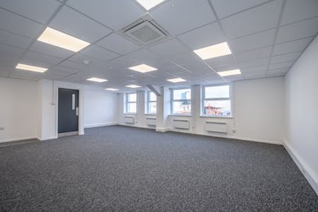 Unit 8 Fairway Close, Heathrow, Industrial / Warehouse To Let - First floor offices