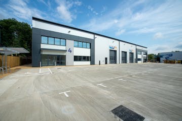 Unit 4 Millars Business Park, Wokingham, Industrial / Warehouse To Let - Unit 4 - External.jpg