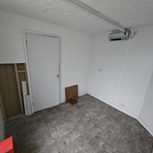 48 High Street, Heathfield, Office / Retail To Let - 20260115_132703_resized.jpg