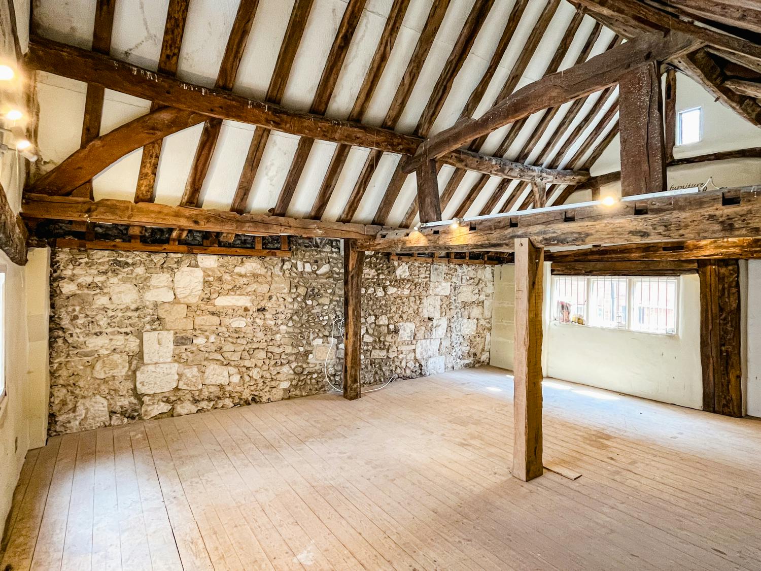 Retail/Shop in Winchester - photo 3