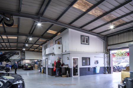 3 Dylan Road, Herne Hill, London, Industrial / Logistics / Trade Counter / Warehouse To Let - 1.jpg