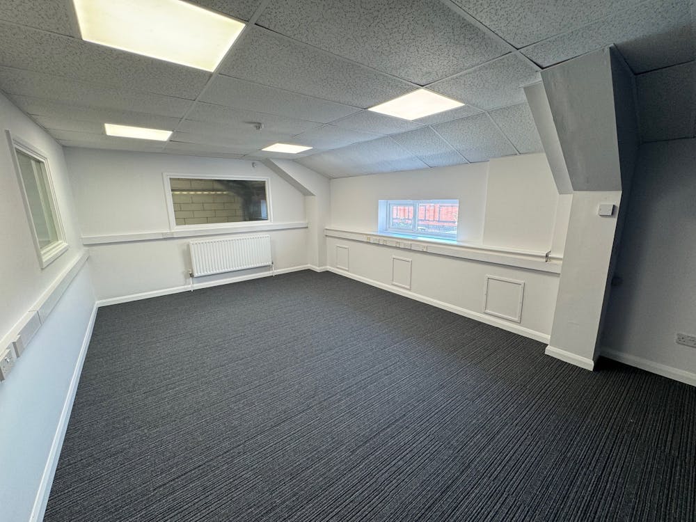 Unit 1, Ross Road - pic.jpg