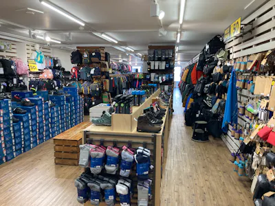 126-127 Queens Road, Brighton, Retail To Let - 20210608_115438627_iOS.jpg