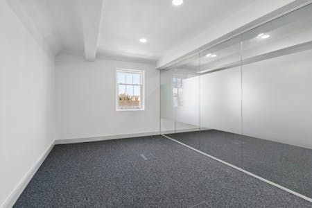 Second Floor Offices, 79-81 High Street, Marlow, E (Commercial / Business / Service) / Office To Let - 104744 - Second floor office  (16).jpg