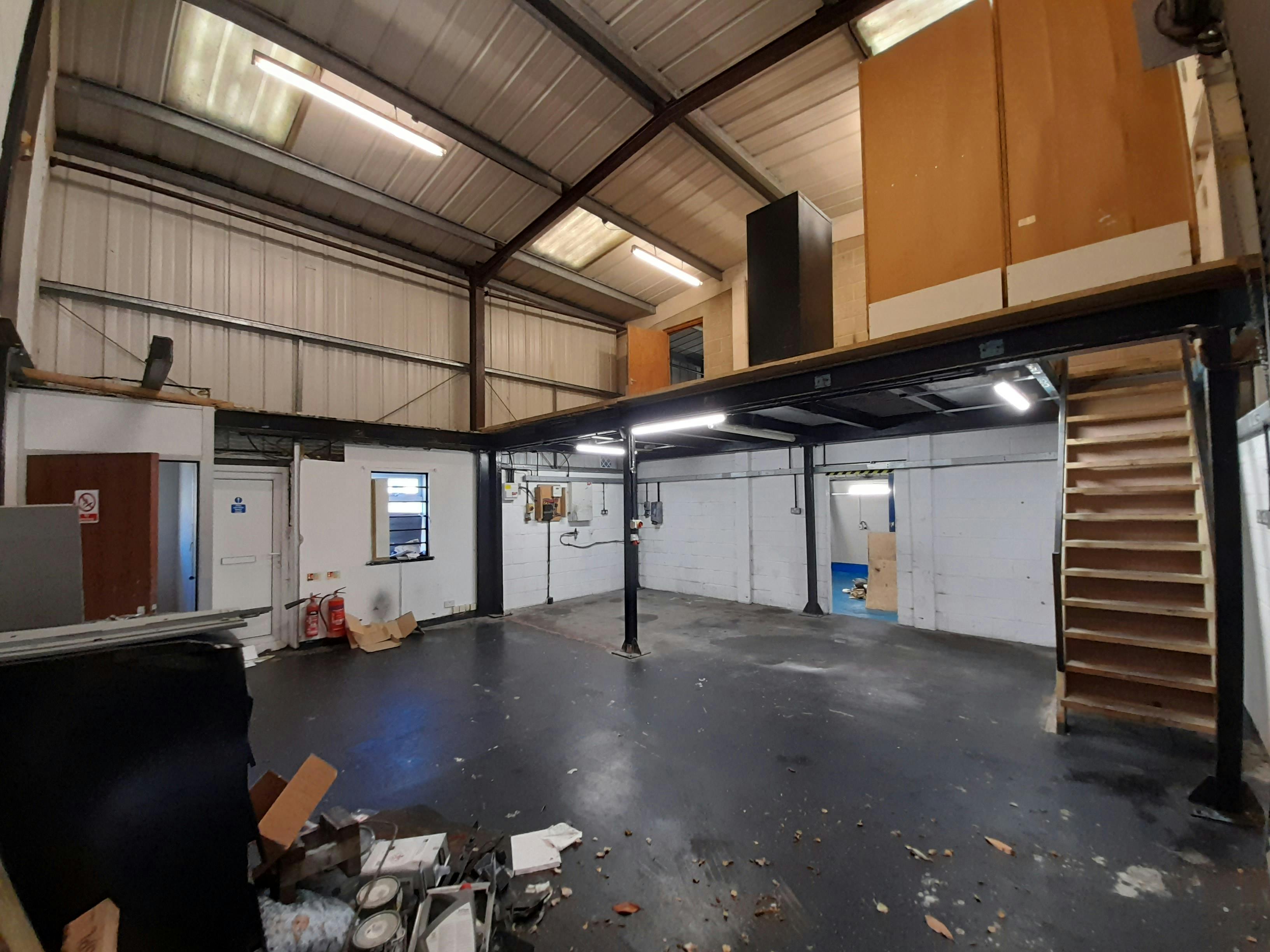 Dolphin Park, Evingar Trading Estate, Whitchurch, Motortrade / Trade Counter / Industrial / Warehouse To Let - 20250808_165228.jpg