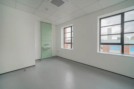 Heaton House, Birmingham, Healthcare / Office To Let - DSC08116 - Copy.jpeg