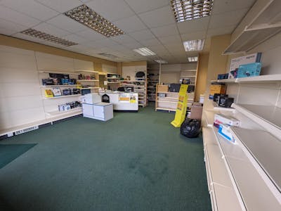 61 Fairlands Avenue, Guildford, Retail To Let - 1000003440.jpg