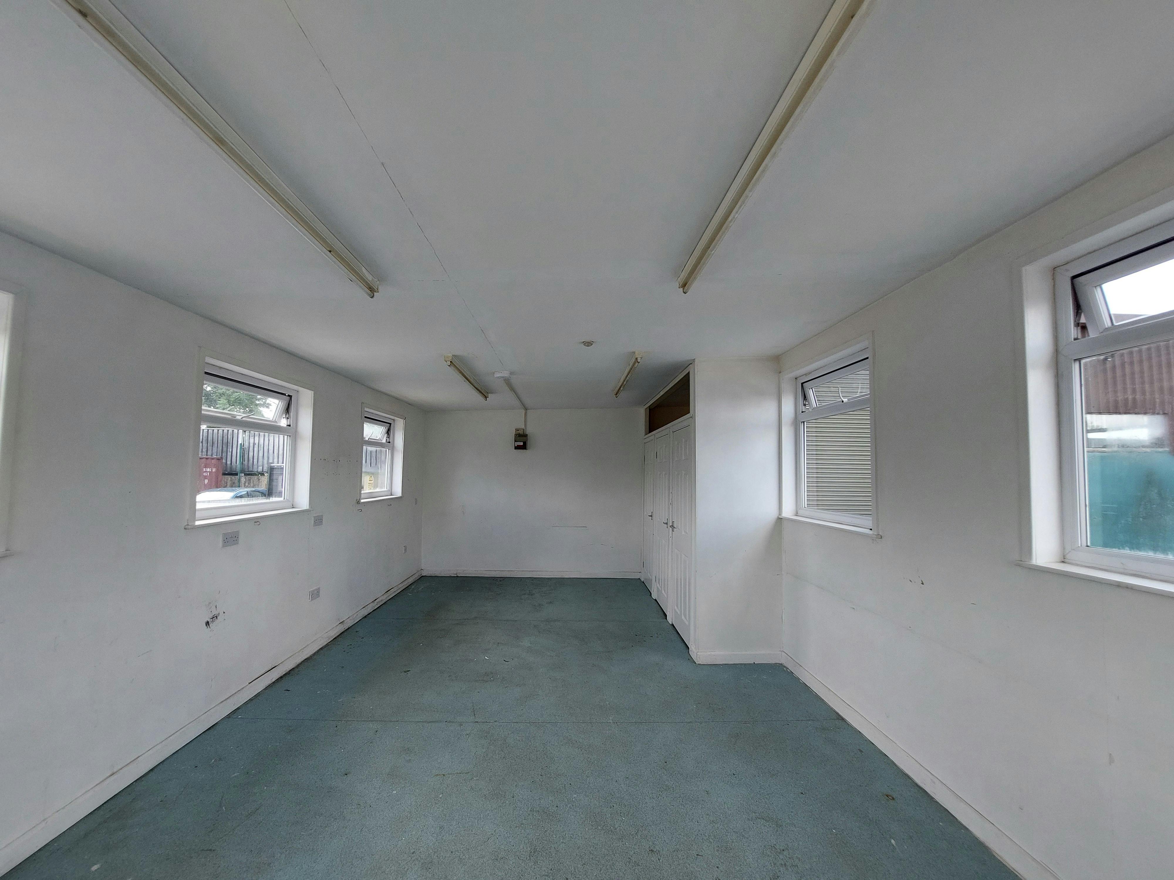 Office in Retford - photo 4