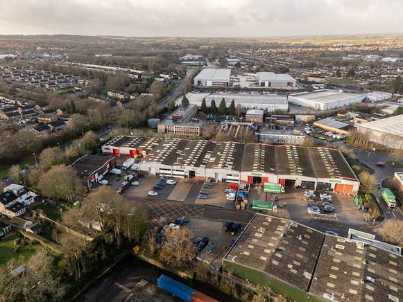 17 & 18 Lister Road Industrial Estate, Basingstoke, Industrial / Industrial To Let - DJI_20251210103111_0011_D_AWPD.jpg
