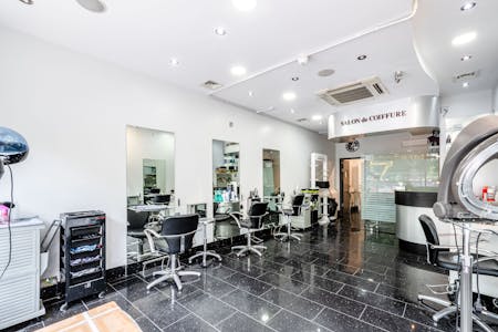 363 Mile End Road, London, Office / Retail To Let - Mile End Rd 363 - Low Res 5.jpg