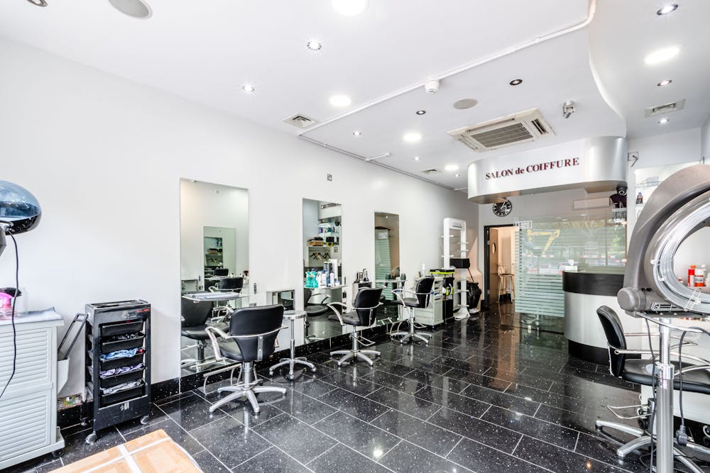 363 Mile End Road, London, Office / Retail To Let - Mile End Rd 363 - Low Res 5.jpg