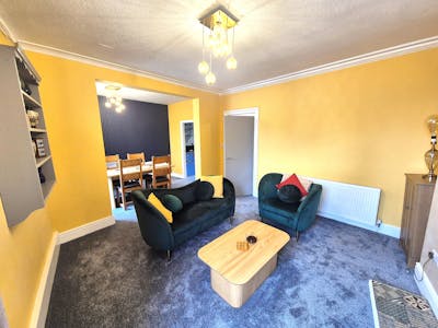 56 Spring Gardens, Buxton, Residential / Retail For Sale - 20260224_121229.jpg