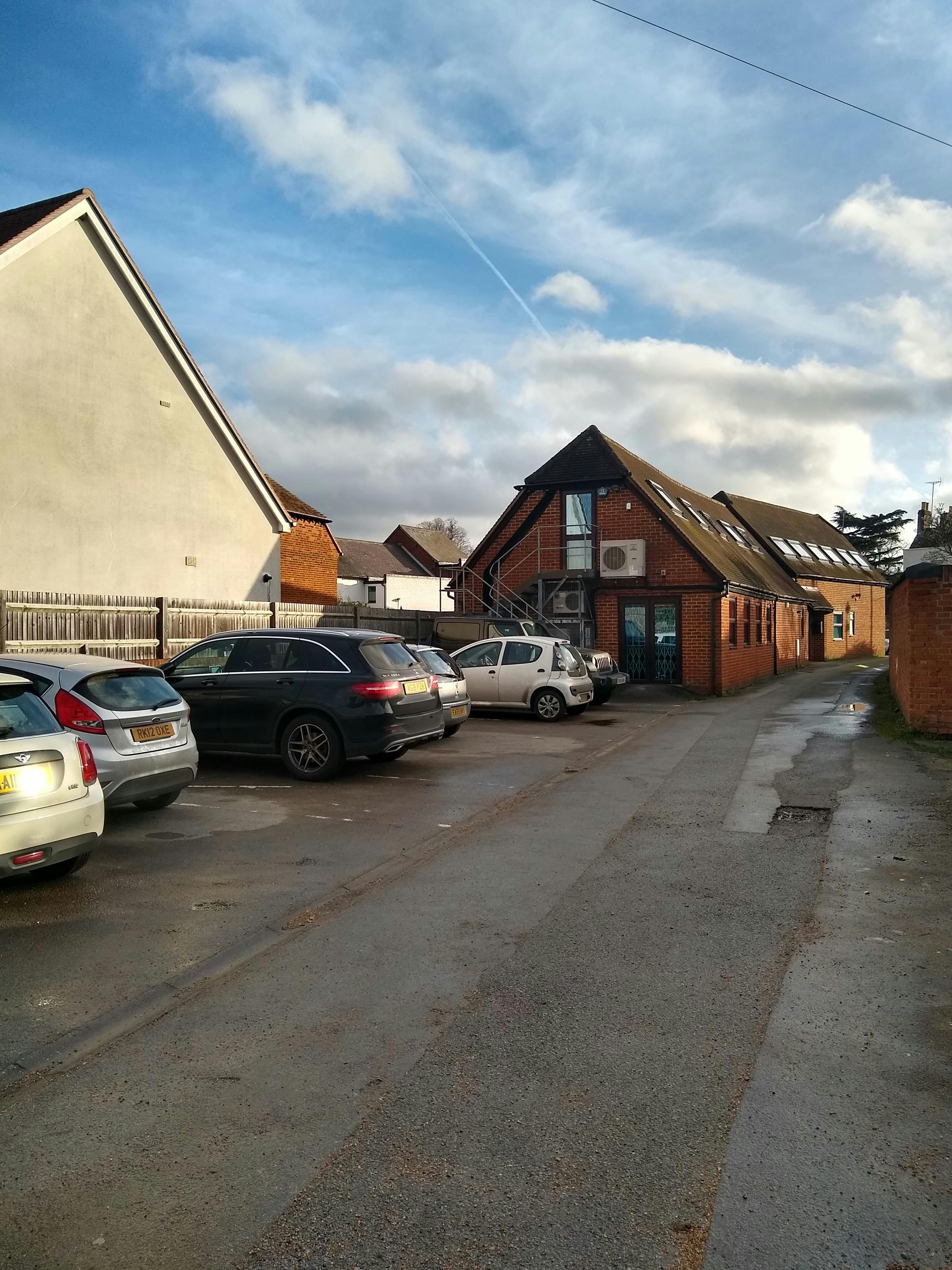 Office in Woking - photo 3