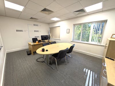 First Floor Office Premises, Oak House, Godalming, Office / Serviced Office To Let - 1000033547.jpg