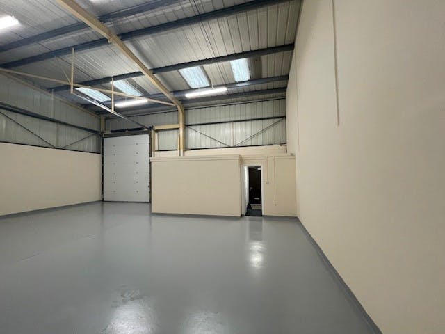 Unit 7 The Links Business Centre, Raynham Road, Bishop's Stortford, Industrial To Let - Pic 006.jpg