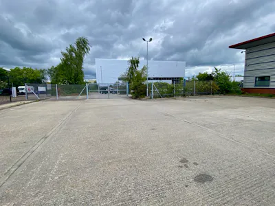 Units 1 - 4, Vector Point, Crawley, Warehouse To Let - IMG_0349.jpeg