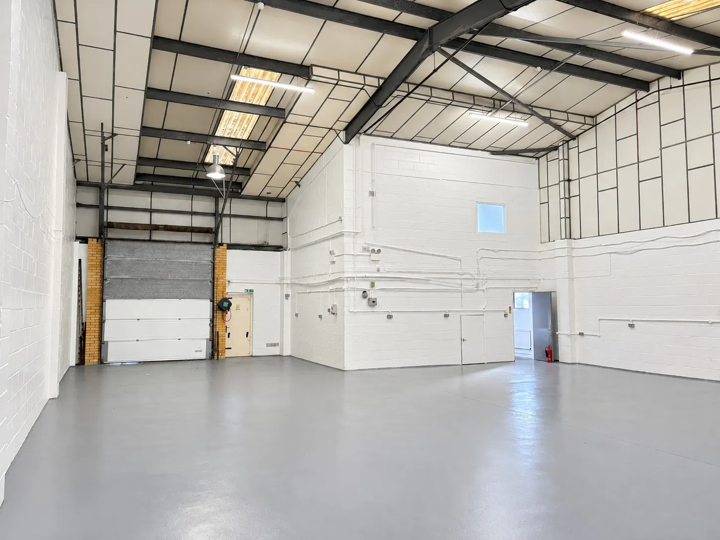 7 Harold Close, Harlow, Industrial To Let - Shutter internal.jpg