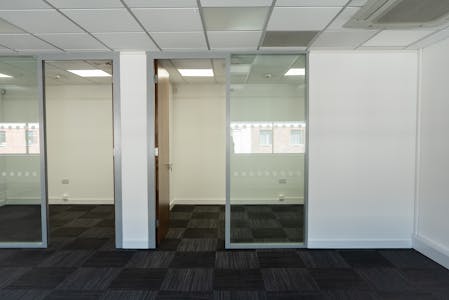 St. Andrews House, Leeds, Office To Let - DSC02844.jpg