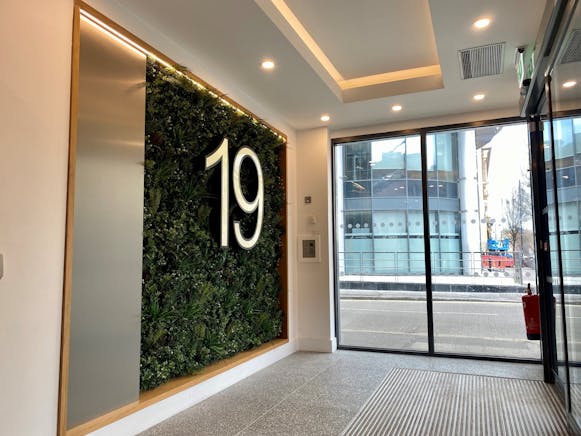 19 Bedford Street, Belfast, Offices To Let - Image 2