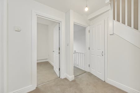 Woodlands Park Road, London, Maisonette To Let - Hallway